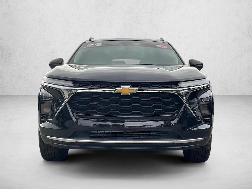 Used 2025 Chevrolet Trax LT SUV
