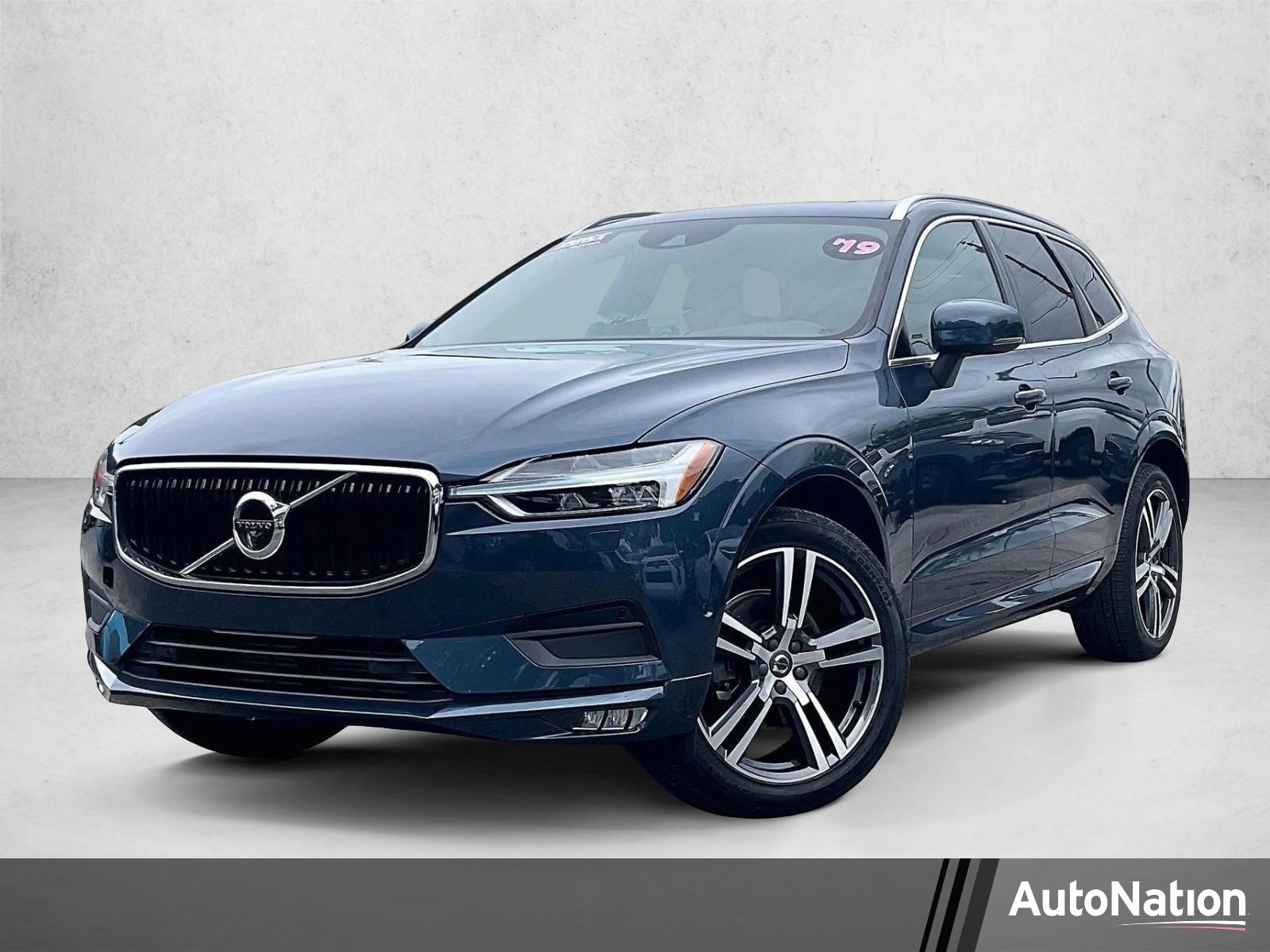Used 2019 Volvo XC60 Momentum SUV
