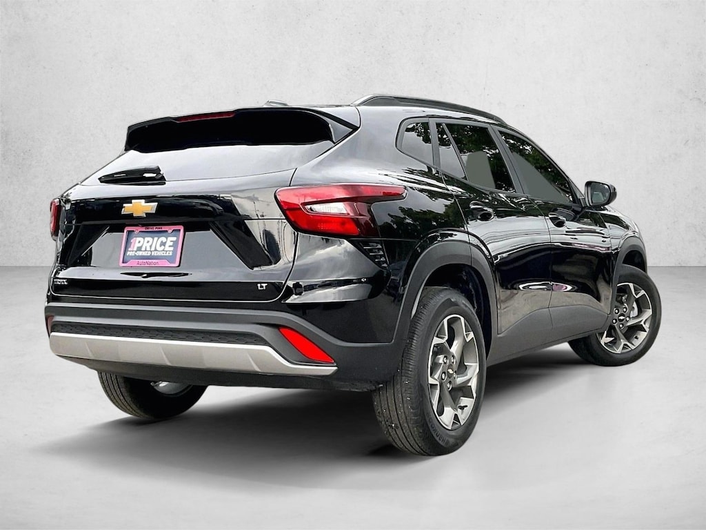 Used 2025 Chevrolet Trax LT SUV