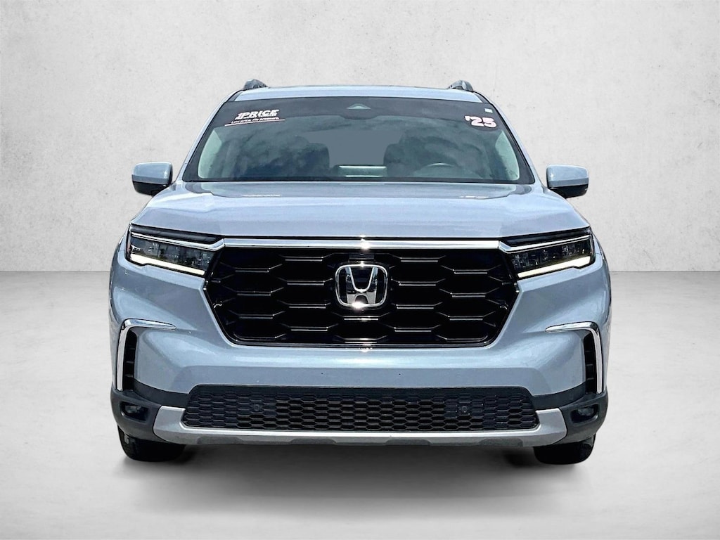 Used 2025 Honda Pilot Touring SUV