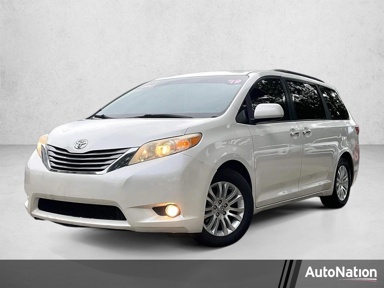 Used 2017 Toyota Sienna XLE Premium Van