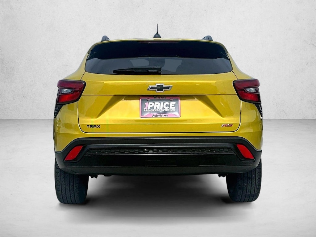 Used 2025 Chevrolet Trax 2RS SUV