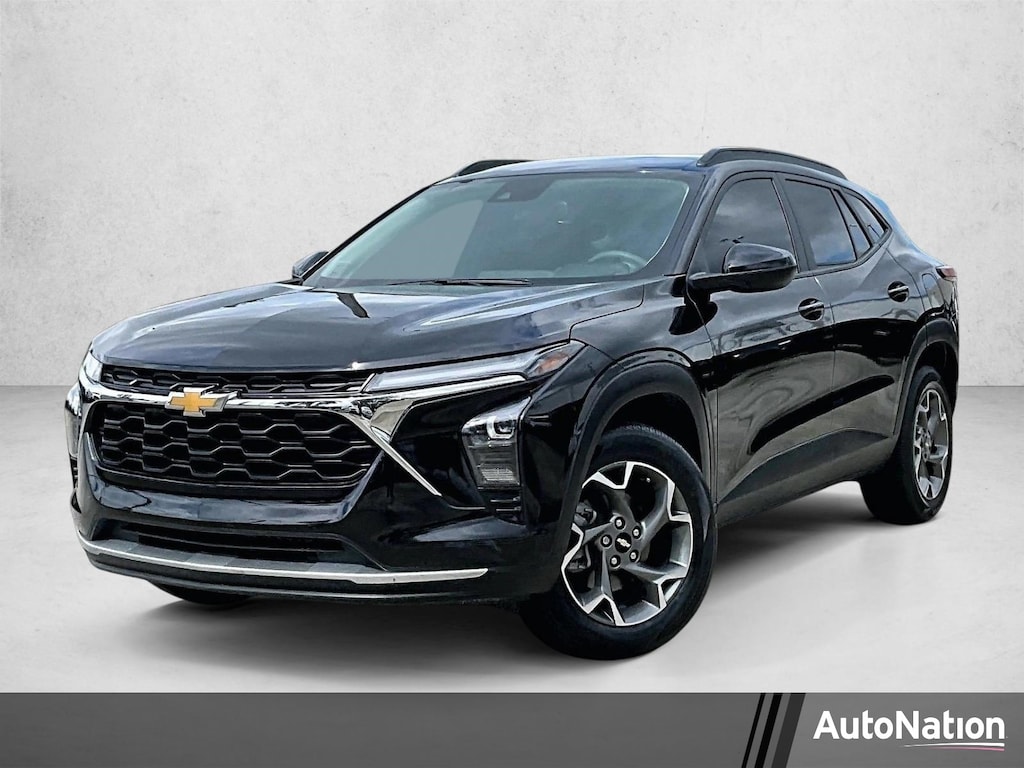 Used 2025 Chevrolet Trax LT SUV