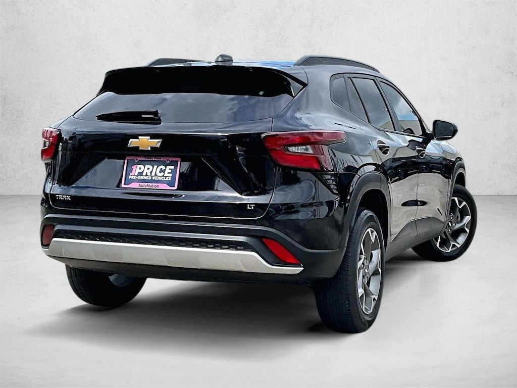 Used 2025 Chevrolet Trax LT SUV