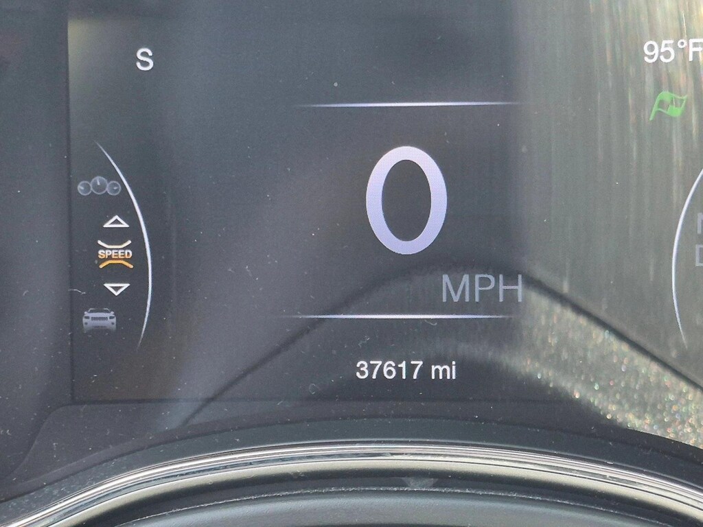 Used 2019 Jeep Grand Cherokee Altitude SUV