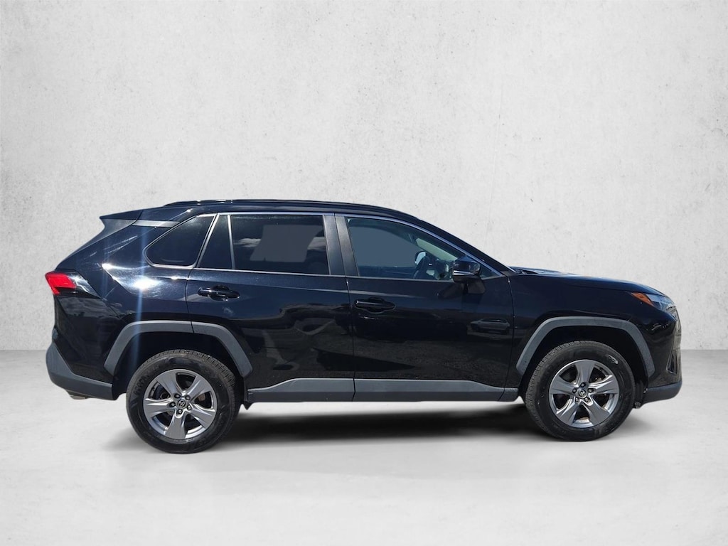 Used 2022 Toyota RAV4 XLE SUV