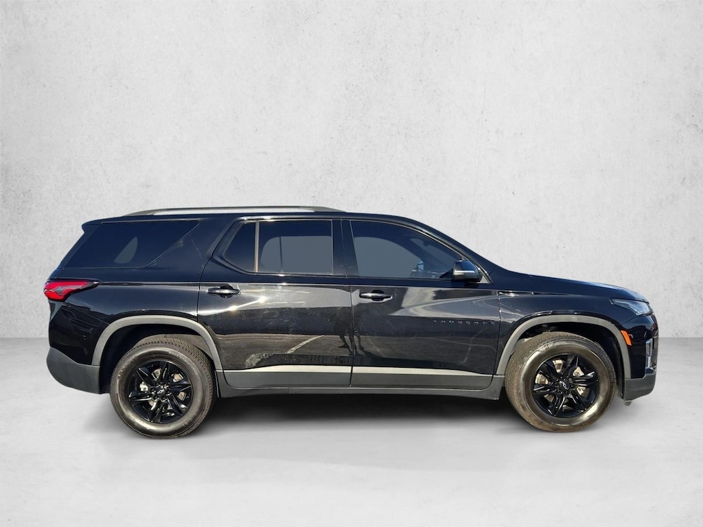 Used 2023 Chevrolet Traverse LT Cloth SUV