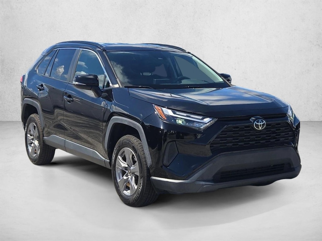Used 2022 Toyota RAV4 XLE SUV