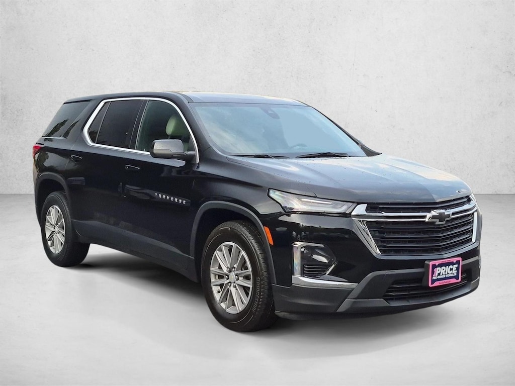 Used 2023 Chevrolet Traverse LS SUV
