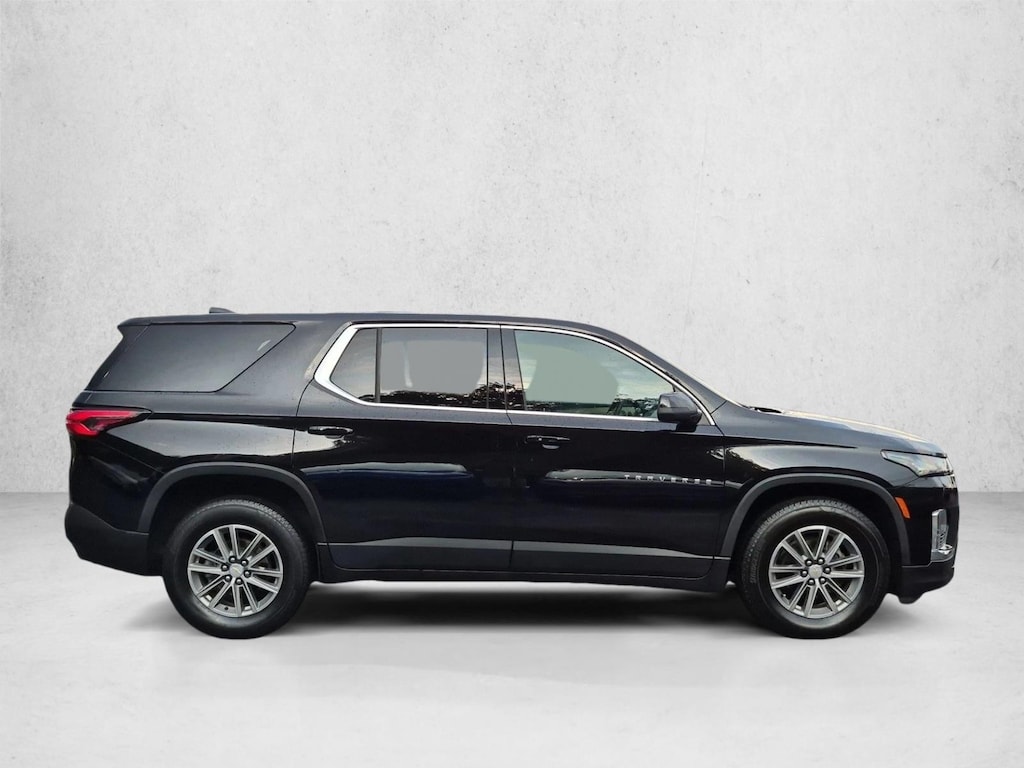 Used 2023 Chevrolet Traverse LS SUV