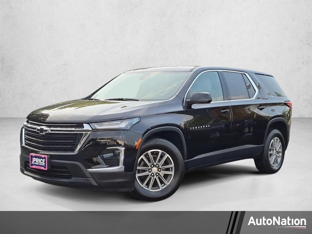 Used 2023 Chevrolet Traverse LS SUV