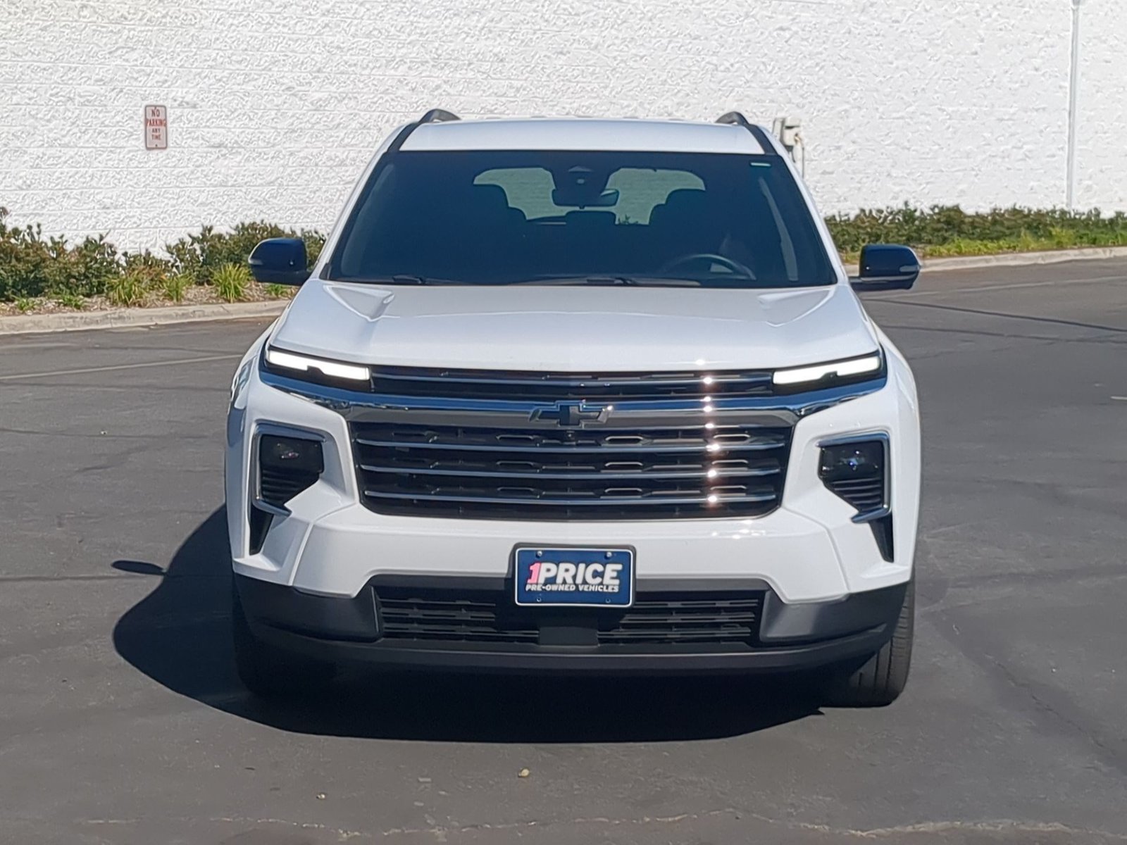 Used 2024 Chevrolet Traverse FWD LT SUV