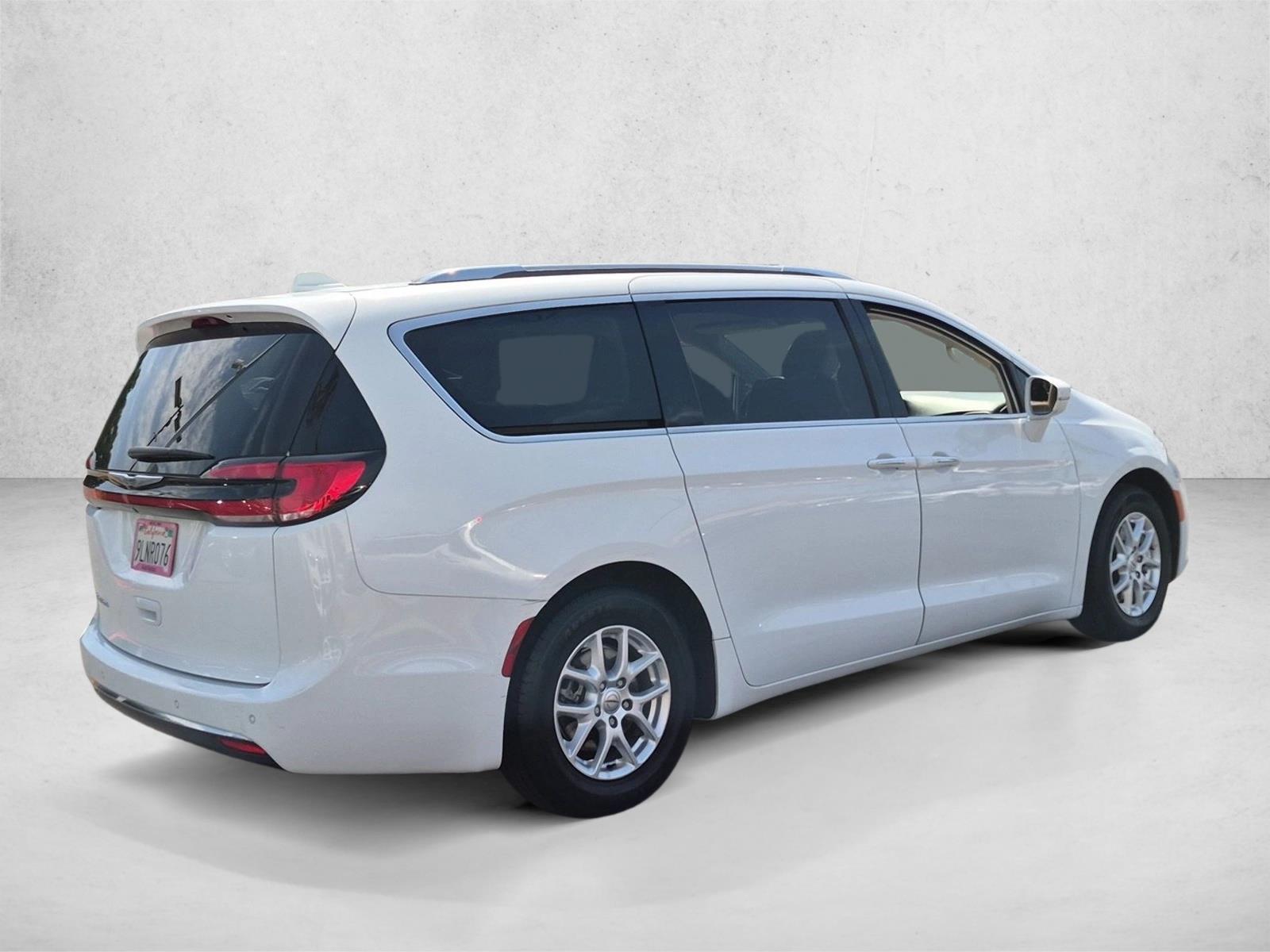 Used 2021 Chrysler Pacifica Touring L Van Passenger Van