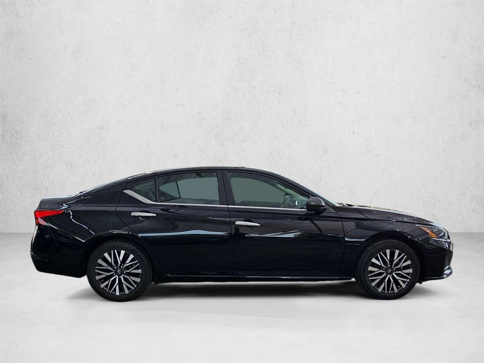 Used 2025 Nissan Altima SV Sedan
