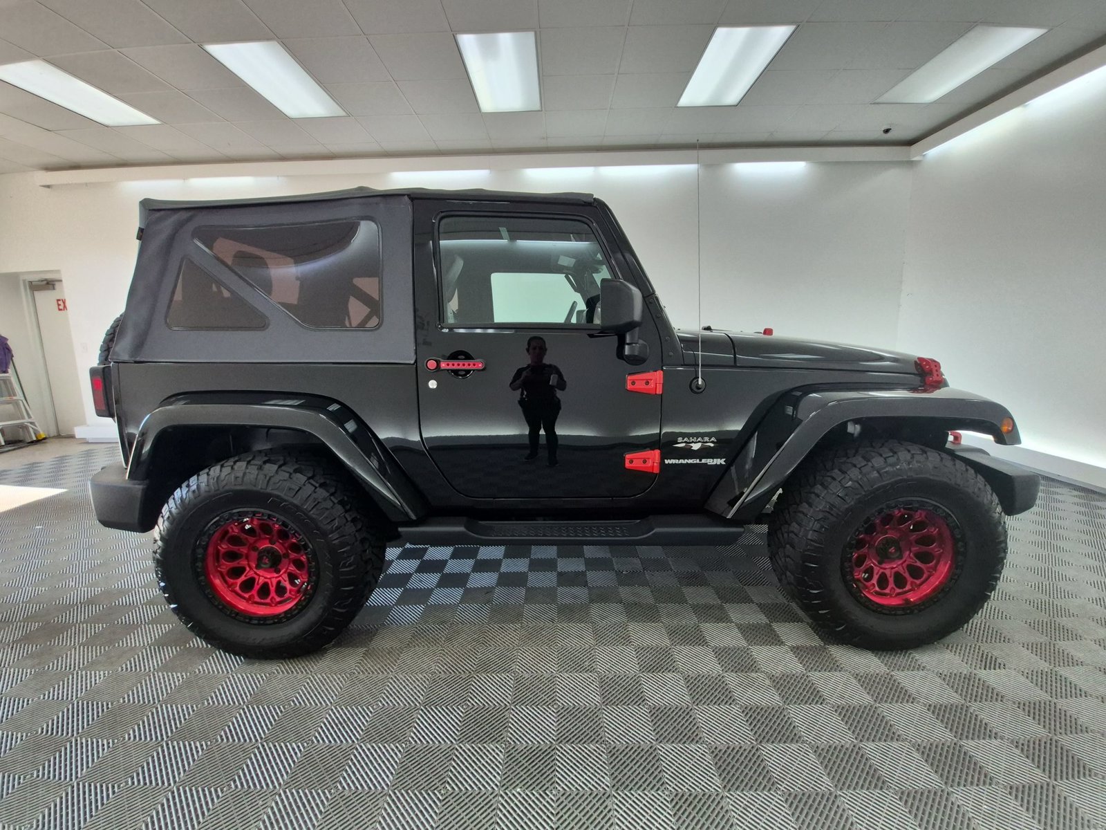 Used 2018 Jeep Wrangler Sahara SUV