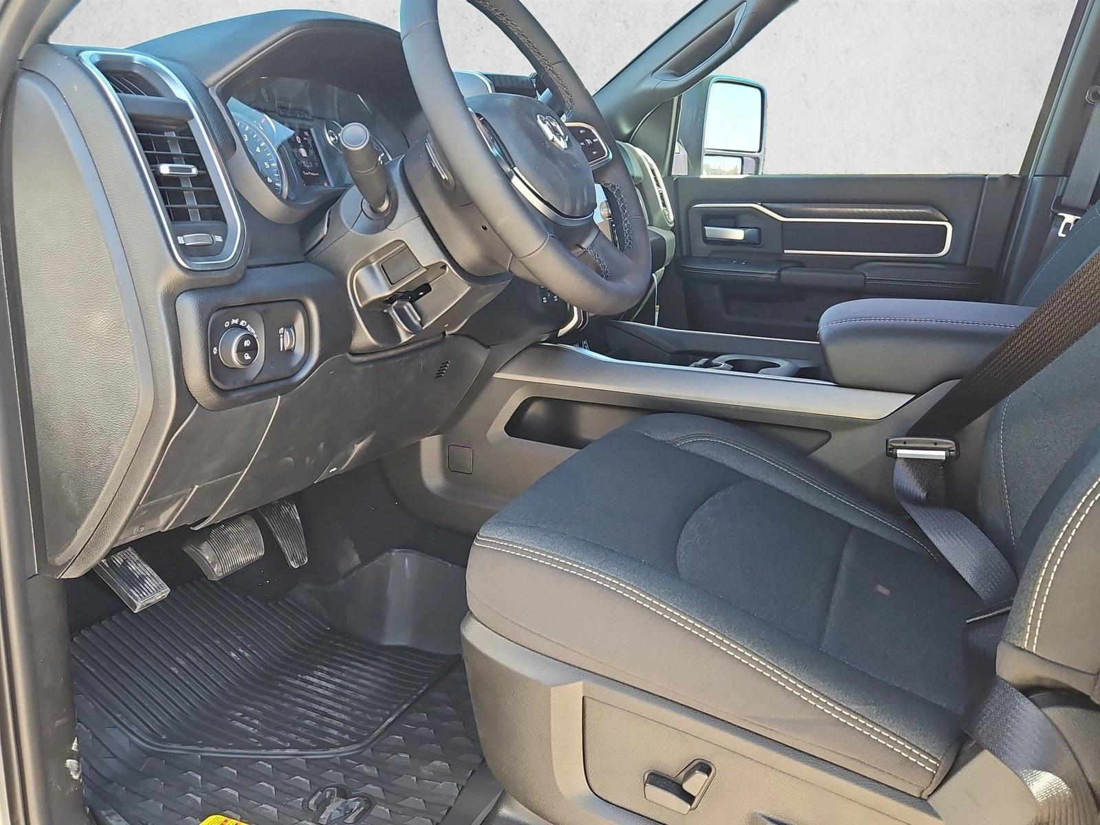 2026 RAM 2500 Big Horn - Photo 3