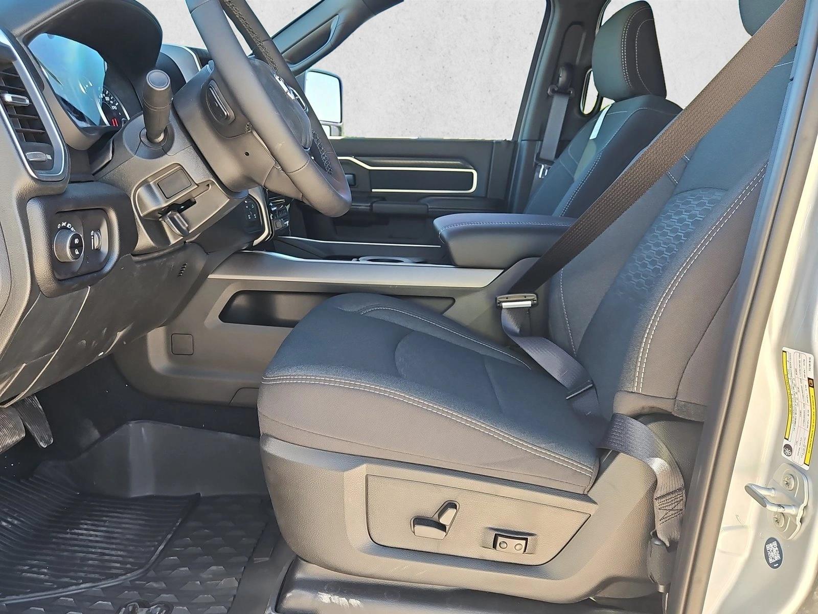2026 RAM 2500 Big Horn - Photo 4