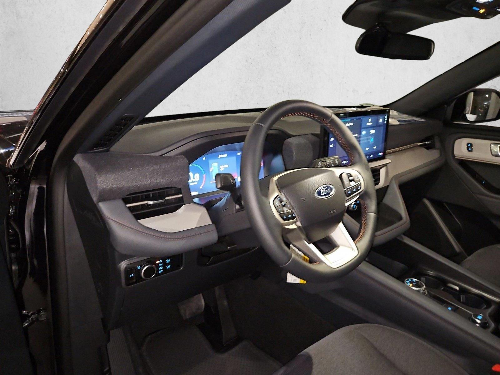 New 2027 Ford Explorer Active w/200A Pkg SUV