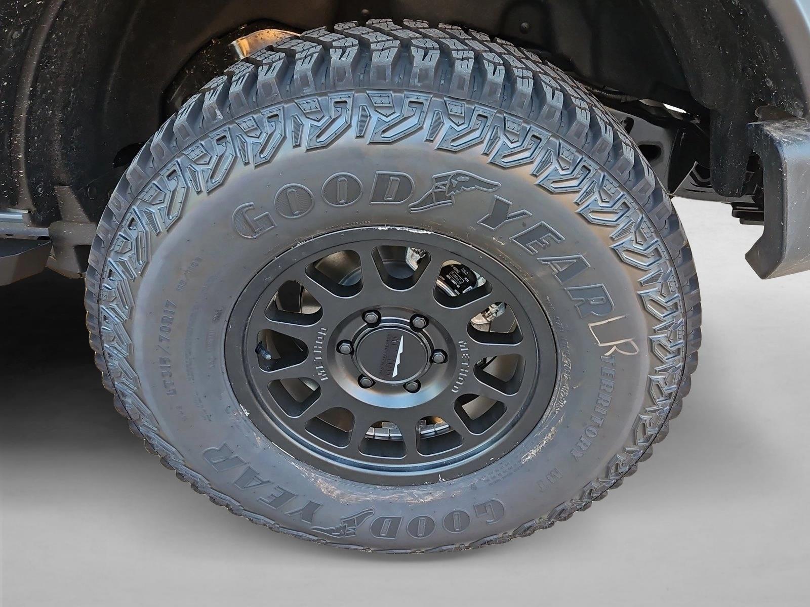 2025 Ford Bronco 4-Door Base - Photo 9