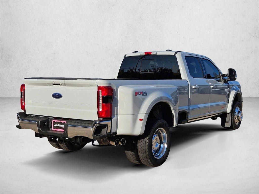 New 2026 Ford F-450 LARIAT Truck Crew Cab