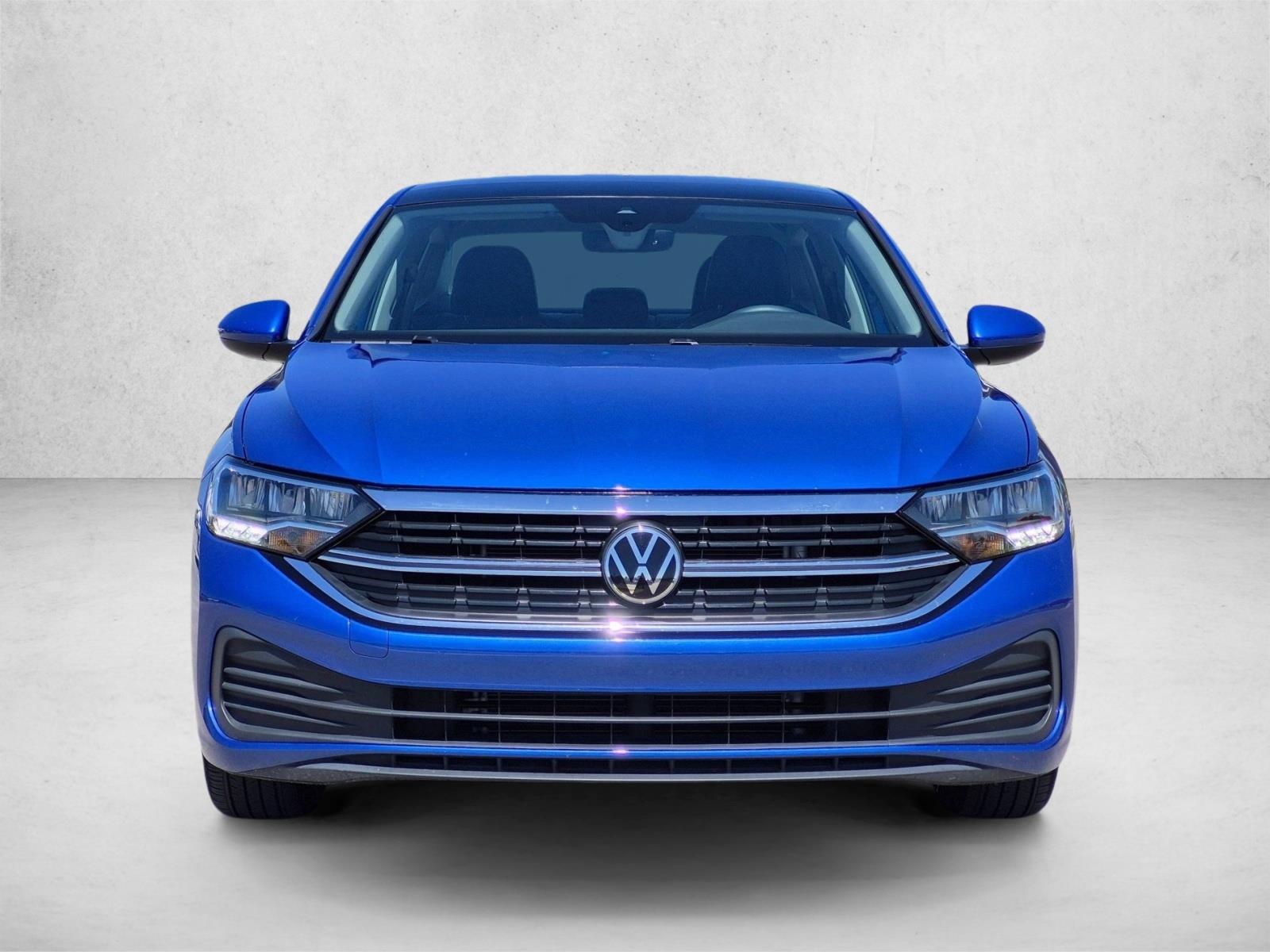 Used 2023 Volkswagen Jetta SE Sedan