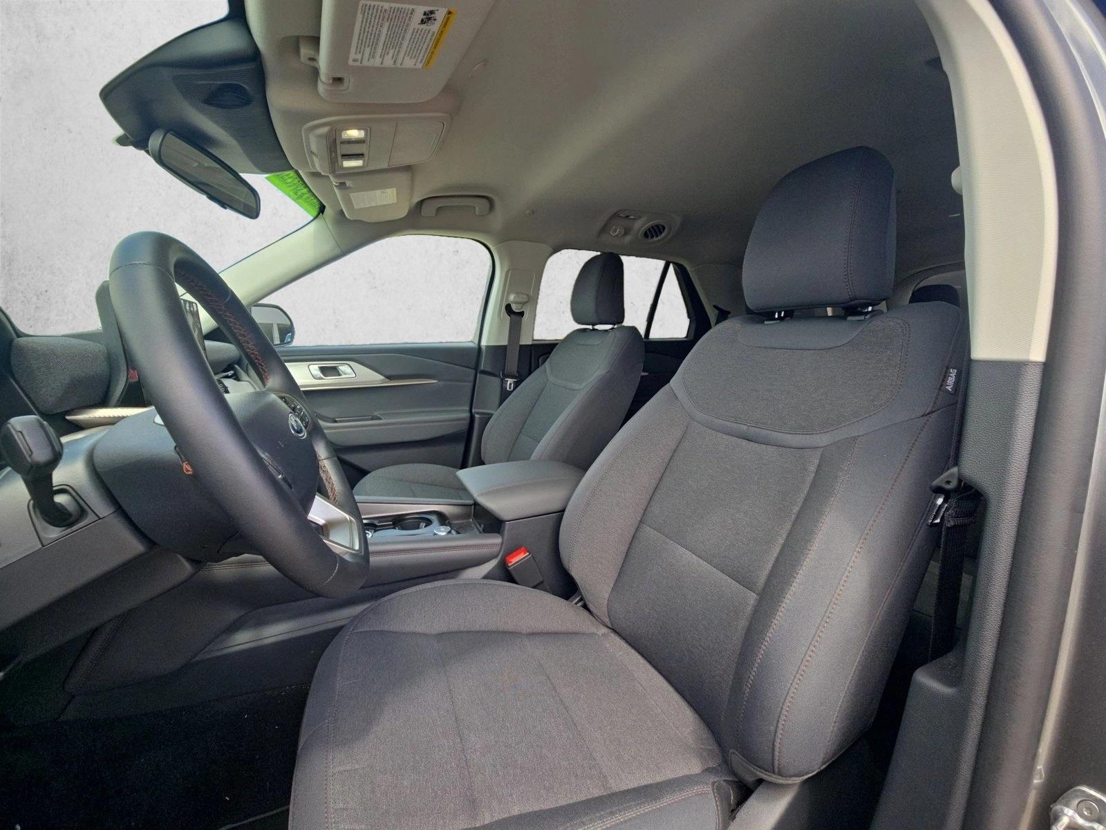 2026 Ford Explorer Active - Photo 4