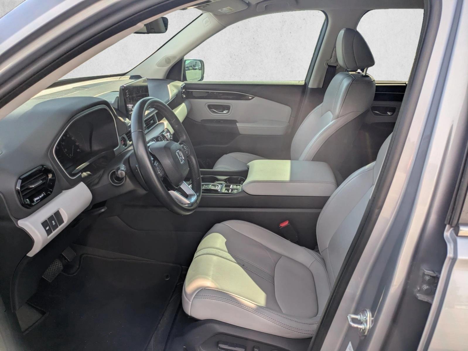 2023 Honda Pilot EX-L - Photo 14