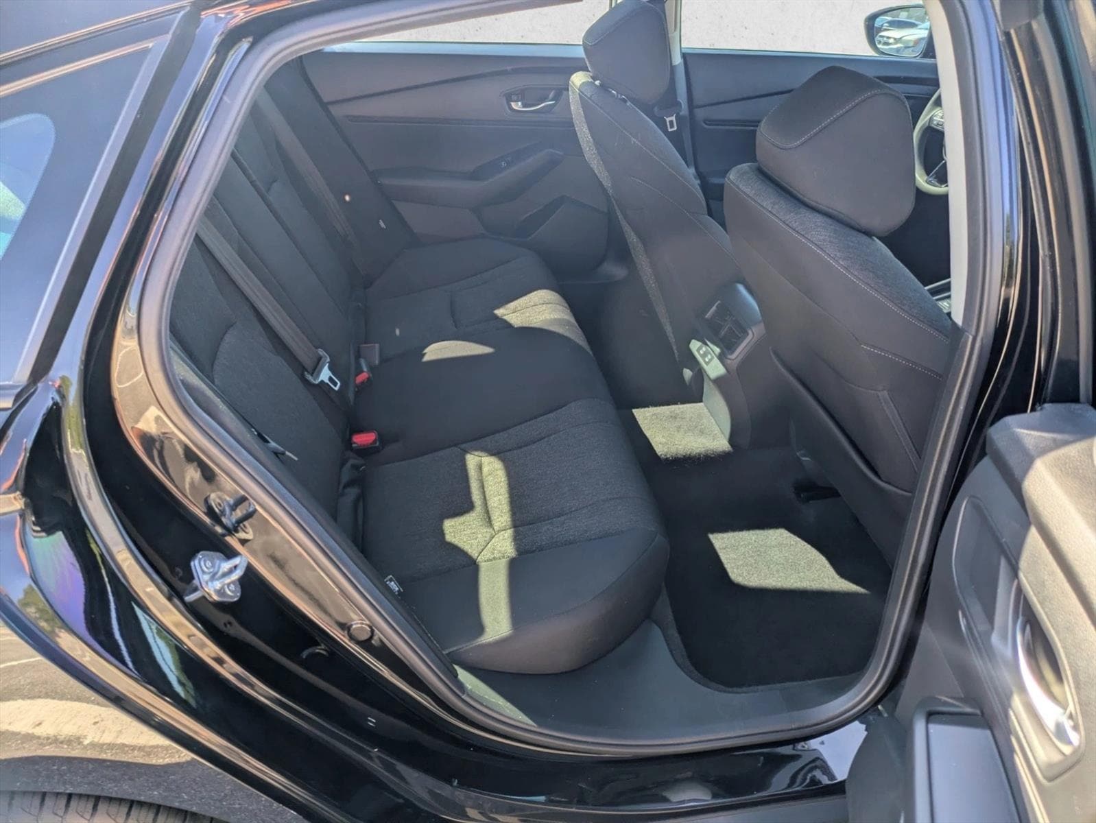 2025 Honda Accord SE - Photo 17