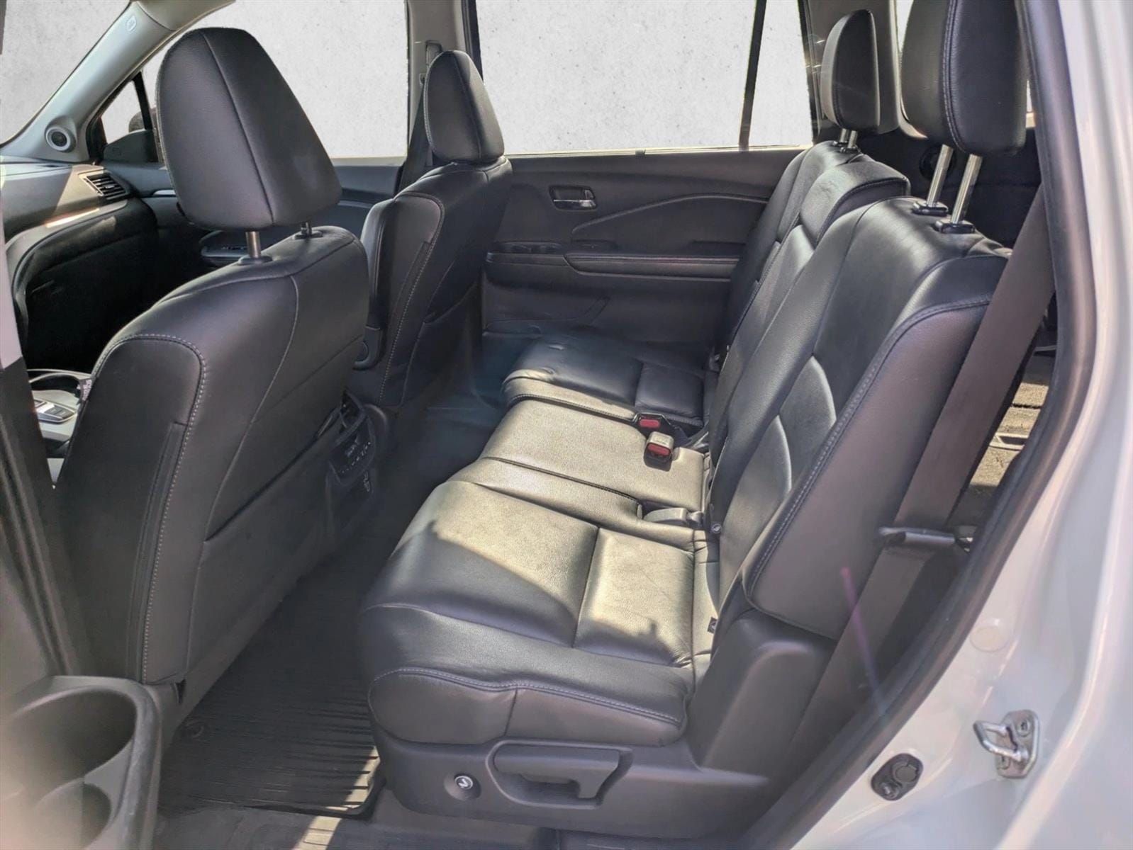 2022 Honda Pilot SE - Photo 16