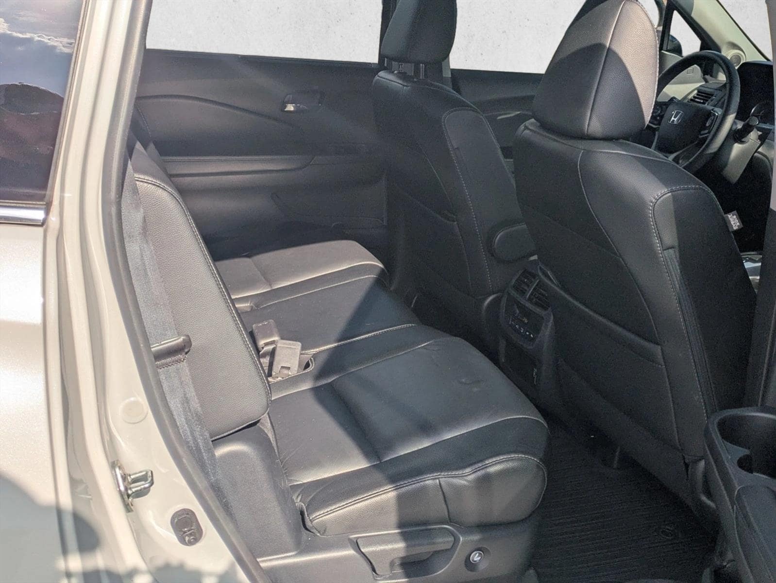 2022 Honda Pilot SE - Photo 17