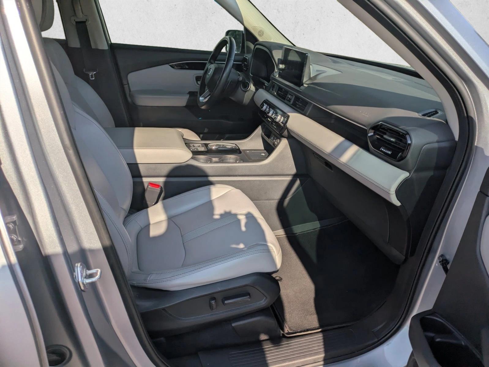 2023 Honda Pilot EX-L - Photo 18