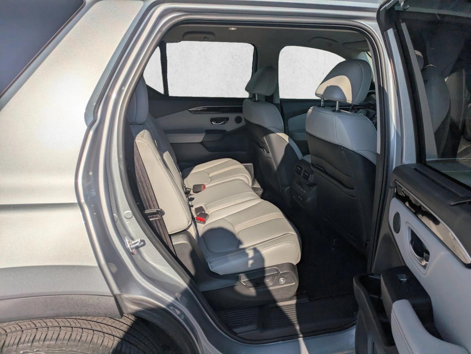 2023 Honda Pilot EX-L - Photo 17