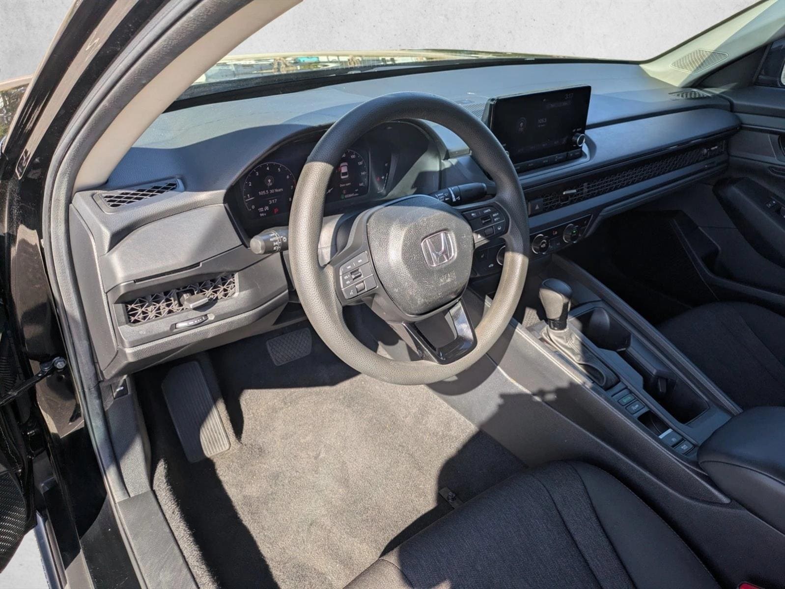 2025 Honda Accord SE - Photo 9