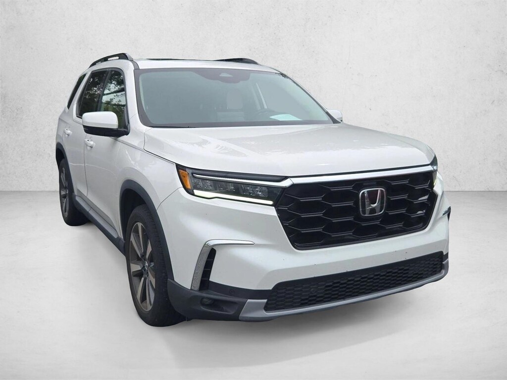 Used 2025 Honda Pilot Touring SUV