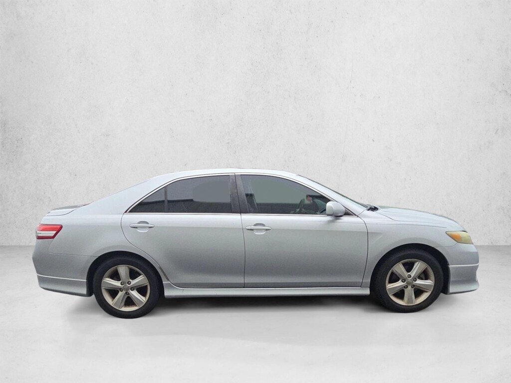 Used 2011 Toyota Camry SE Sedan