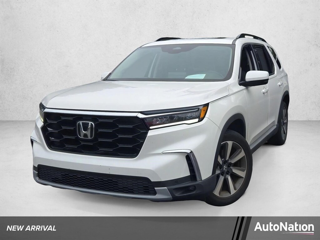 Used 2025 Honda Pilot Touring SUV