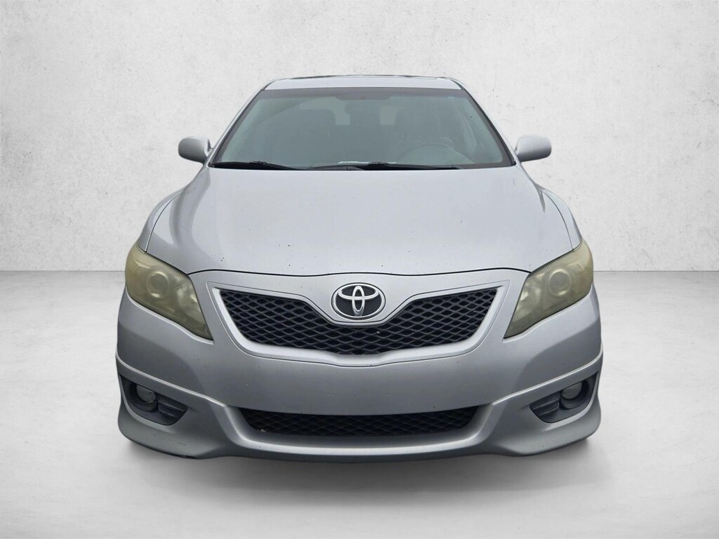 Used 2011 Toyota Camry SE Sedan