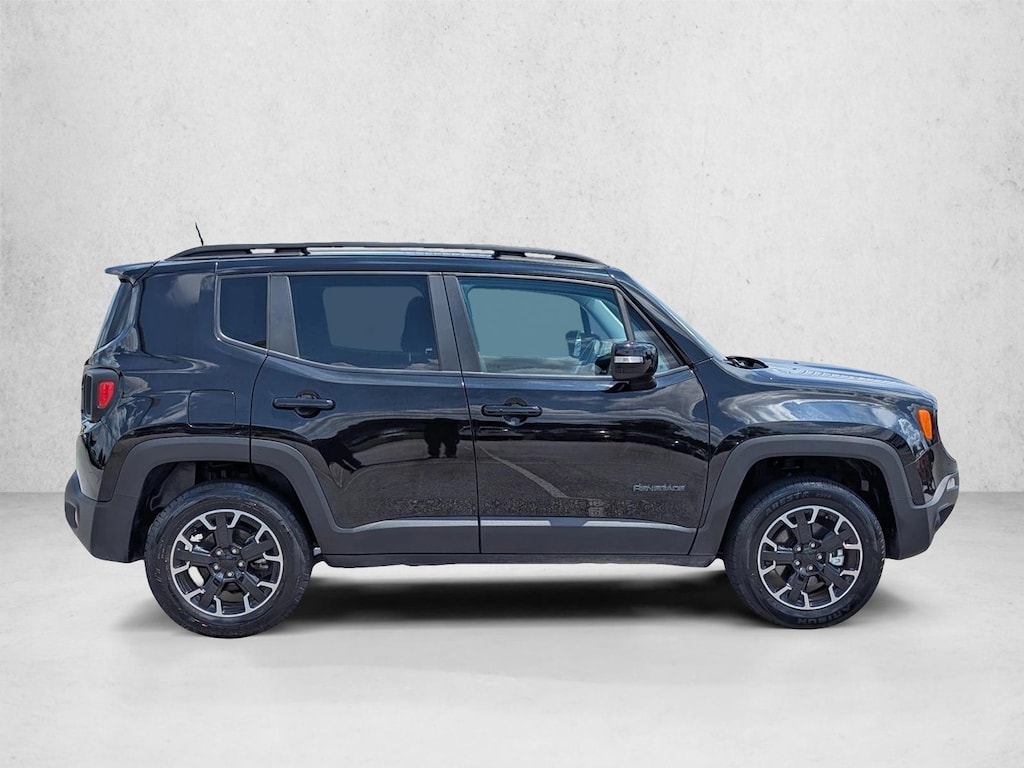 Used 2023 Jeep Renegade Latitude SUV