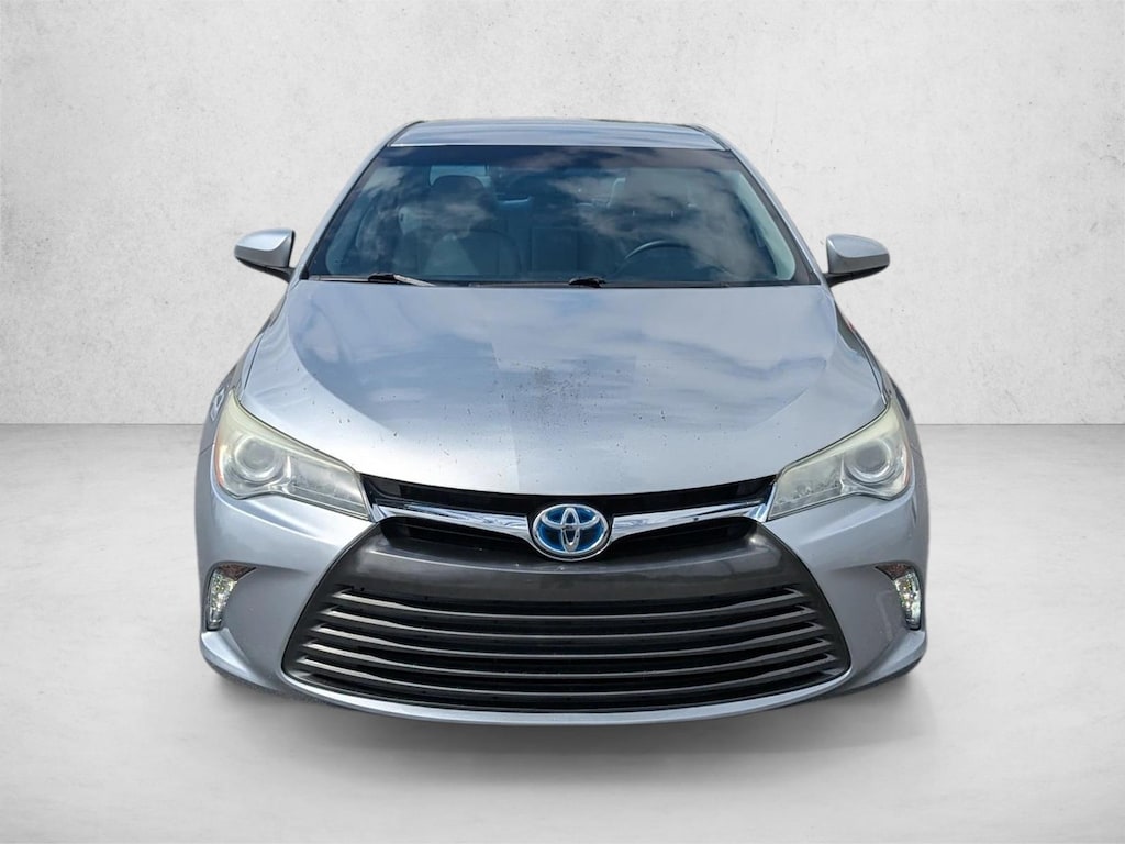 Used 2016 Toyota Camry Hybrid XLE Sedan