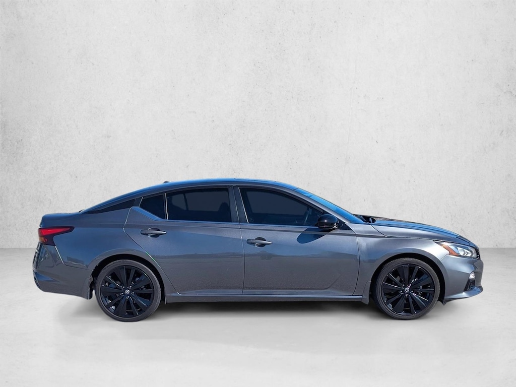 Used 2022 Nissan Altima 2.5 SR Sedan