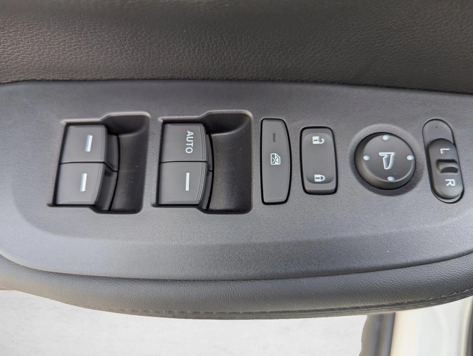 2026 Honda HR-V LX - Photo 10
