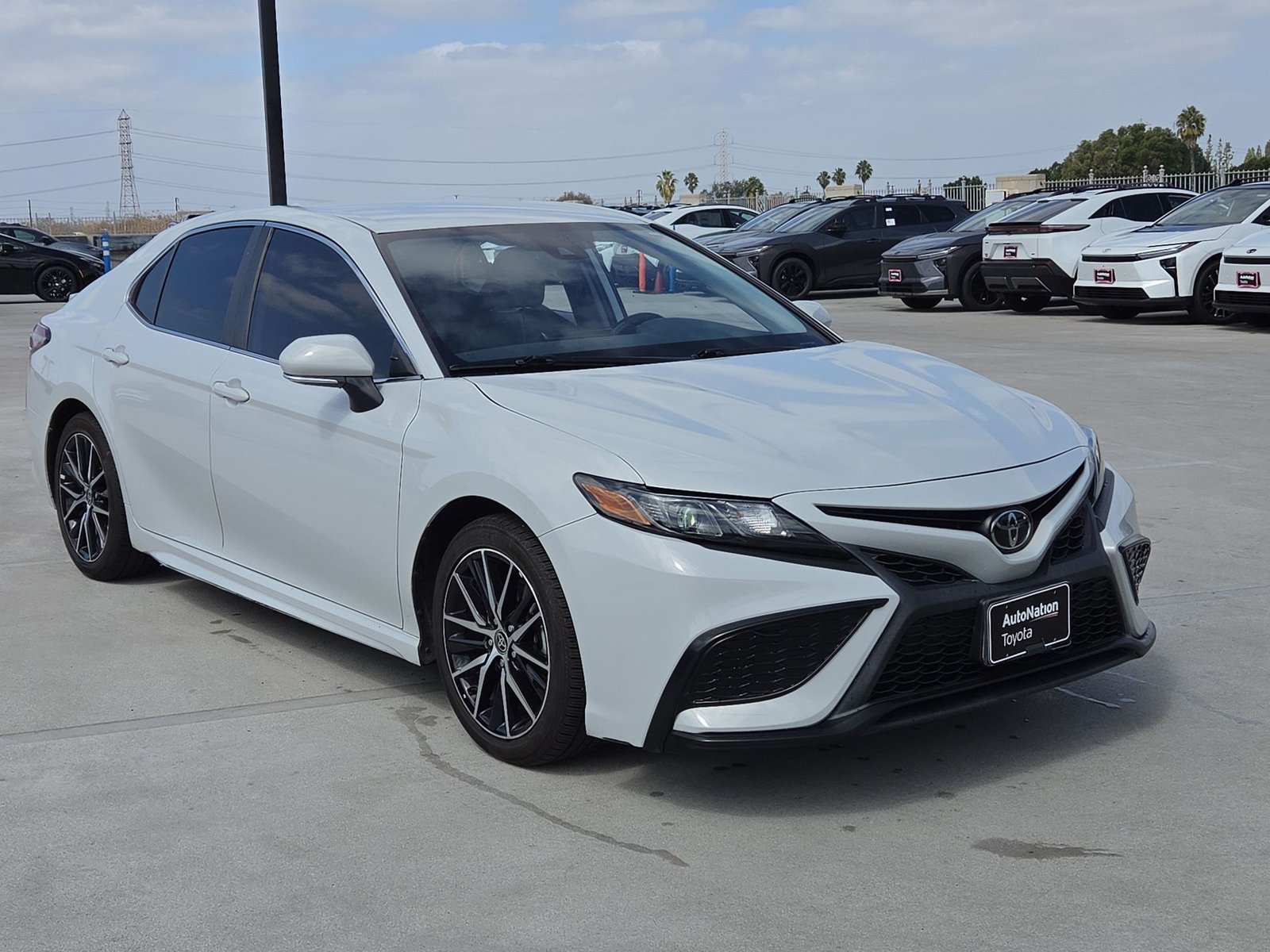 Used 2023 Toyota Camry SE Sedan