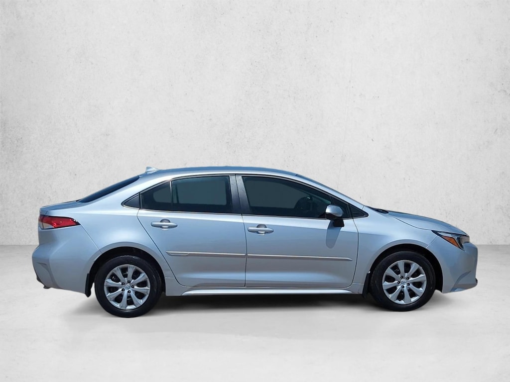 Used 2025 Toyota Corolla Hybrid LE Sedan