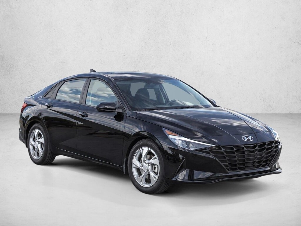 Used 2023 Hyundai Elantra SE Sedan