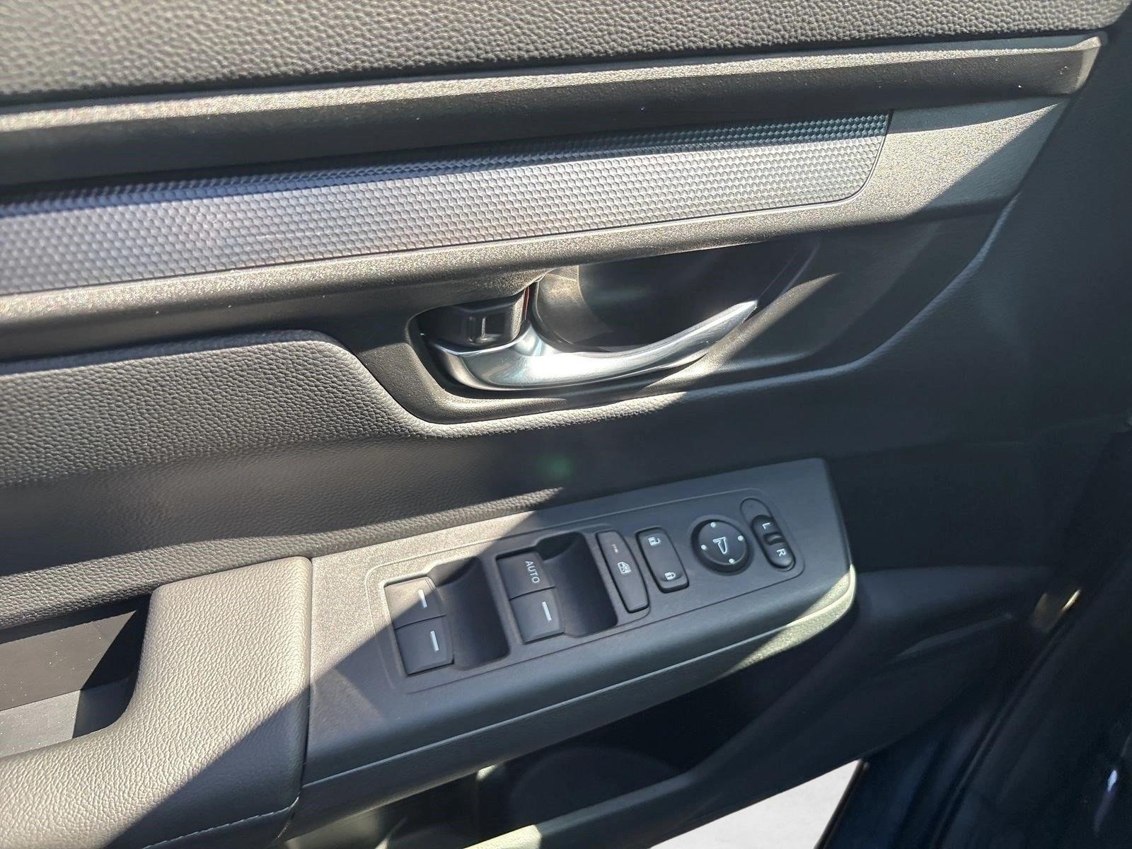 2025 Honda CR-V LX - Photo 12