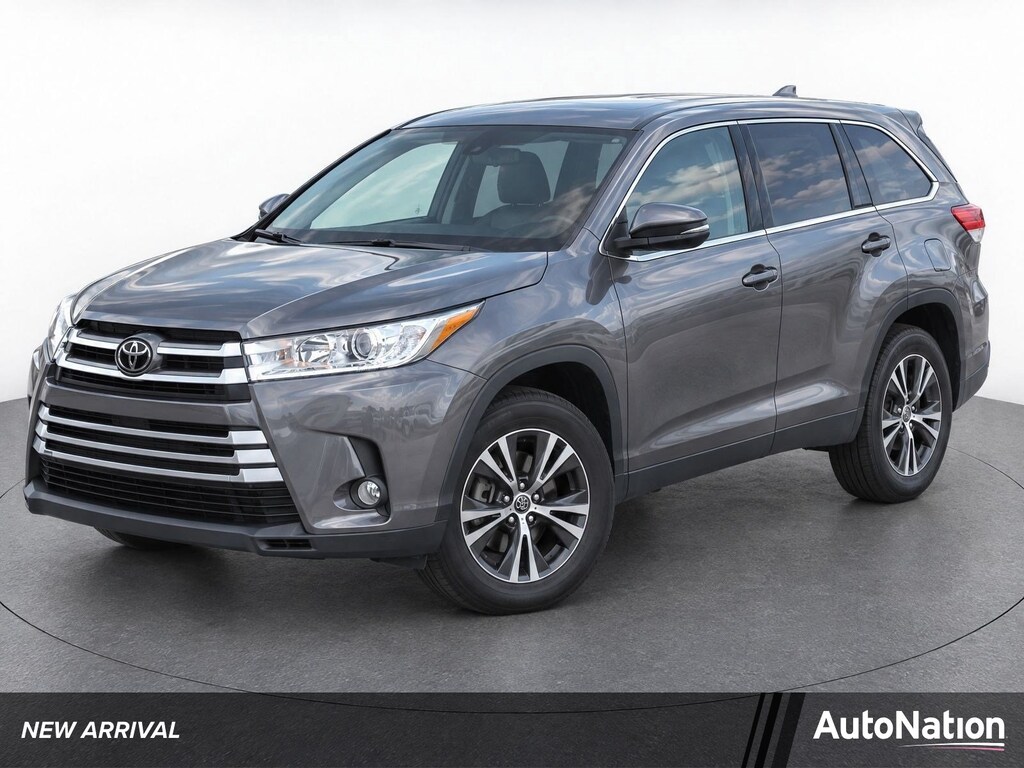Used 2019 Toyota Highlander LE V6 SUV