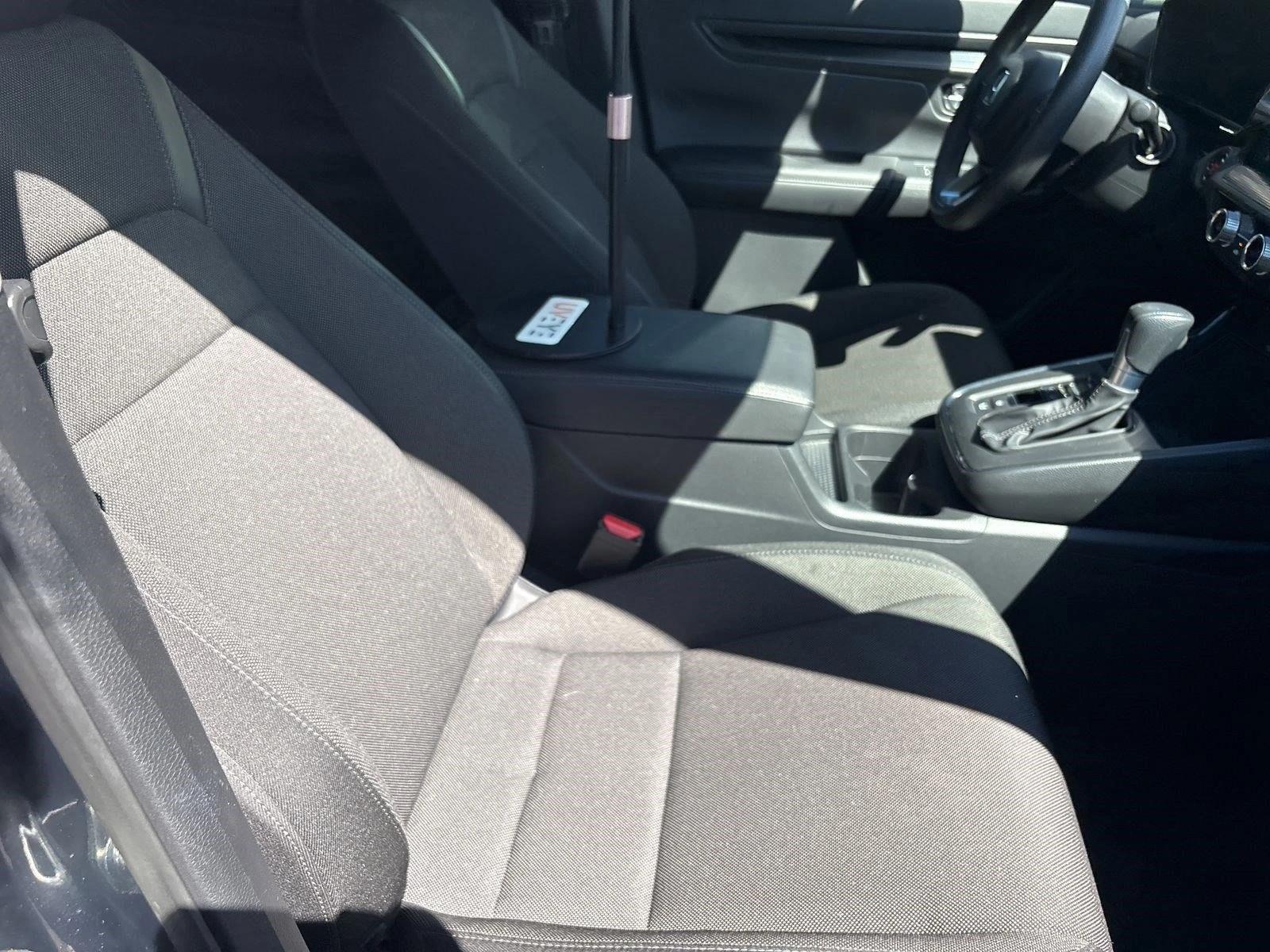 2025 Honda CR-V LX - Photo 18