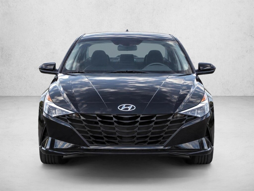 Used 2023 Hyundai Elantra SE Sedan