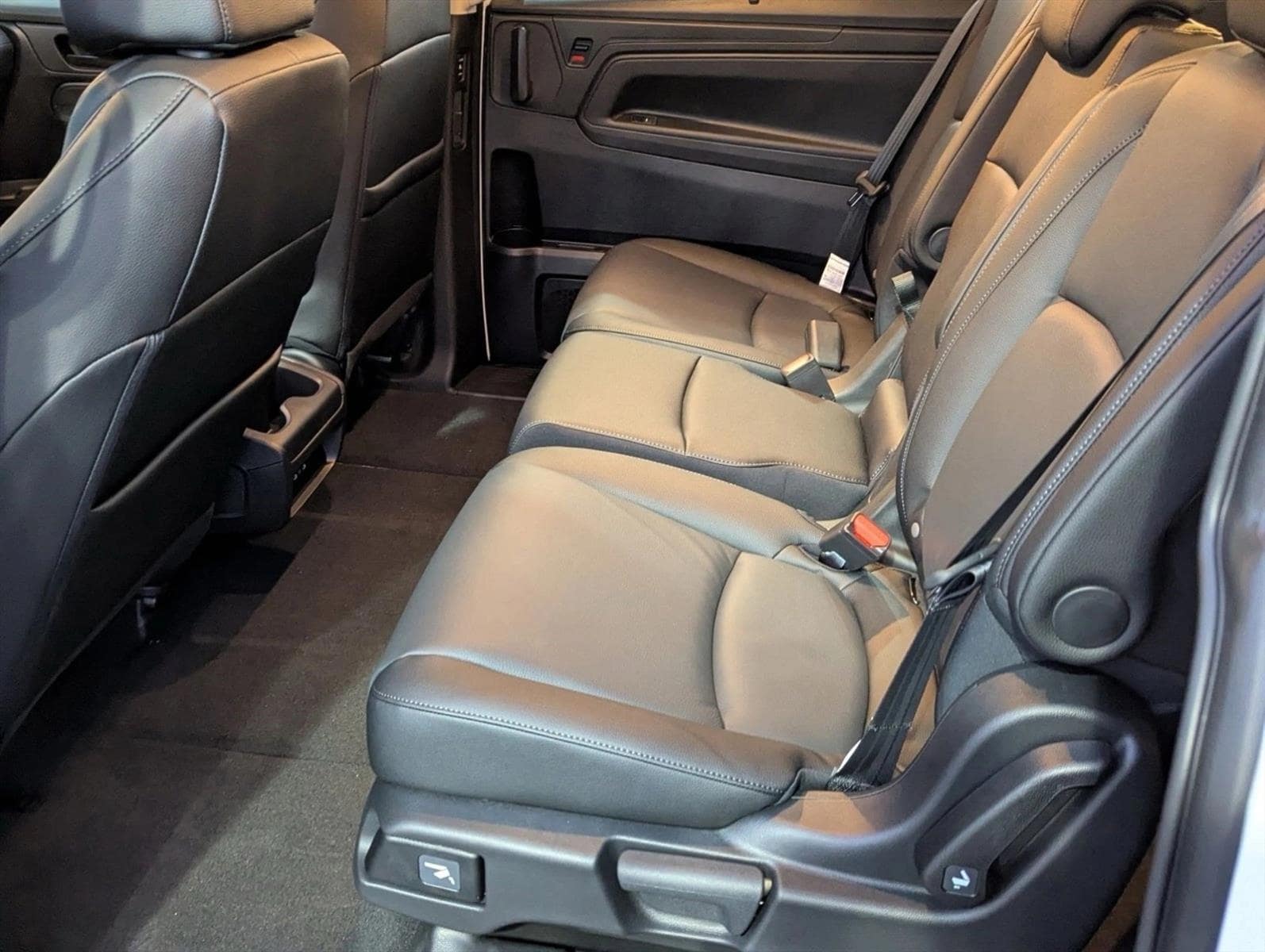 2026 Honda Odyssey EX-L - Photo 16