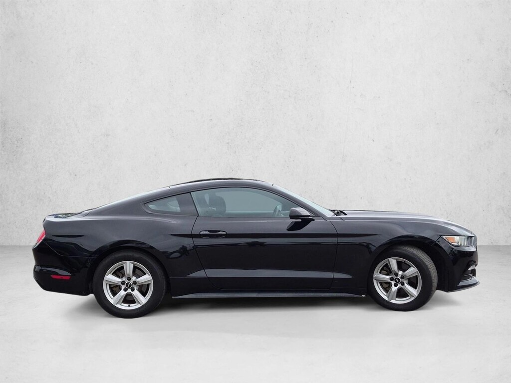Used 2017 Ford Mustang V6 Coupe